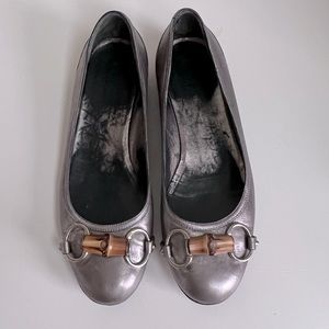 Authentic Gucci Silver Metallic Horsebit ballet flats Shoes. Size 7.5